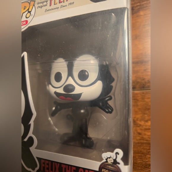 Funko Pop! The Original Felix The Cat #526 In Protector - Picture 3 of 4